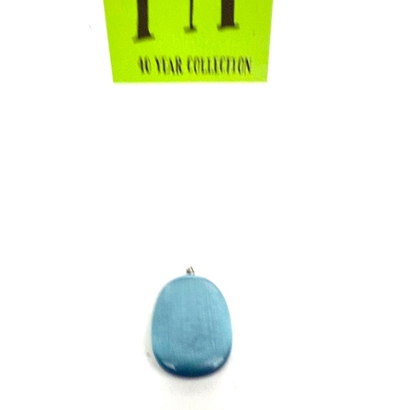 Blue Cat’s Eye Stone Pendant | Oval Shimmer Gem Pendant | Vintage Silver Tone Je - Picture 2 of 11